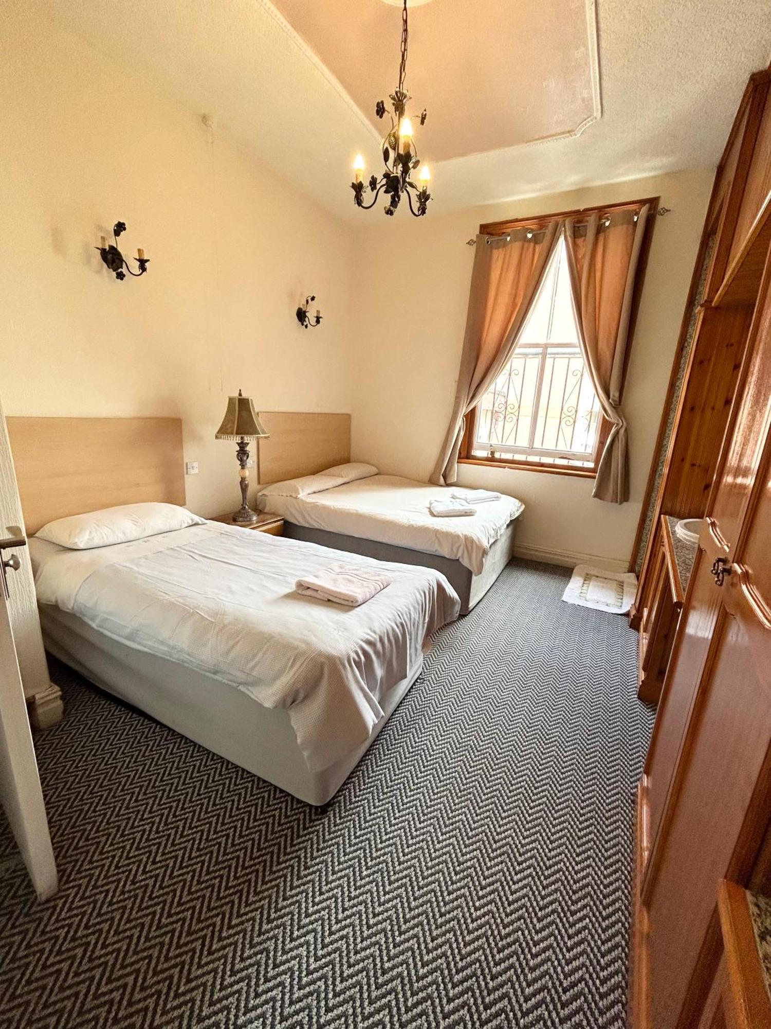 The Egerton Arms Hotel Salford ซัลฟอร์ด ภายนอก รูปภาพ