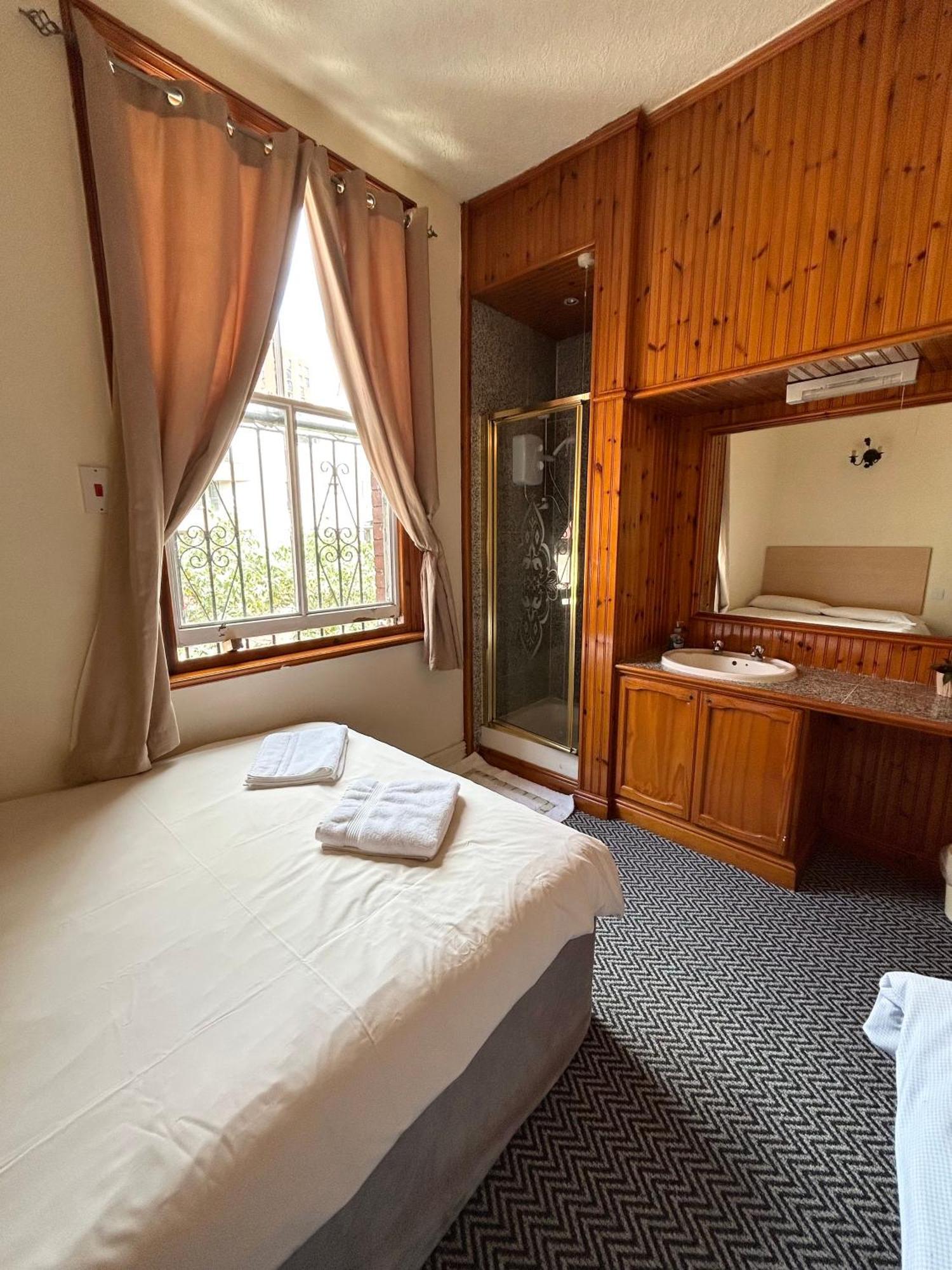The Egerton Arms Hotel Salford ซัลฟอร์ด ภายนอก รูปภาพ